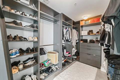 17111 Biscayne Blvd 503, North Miami Beach FL - photo 21 of 24