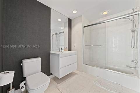 17111 Biscayne Blvd 503, North Miami Beach FL - photo 23 of 24