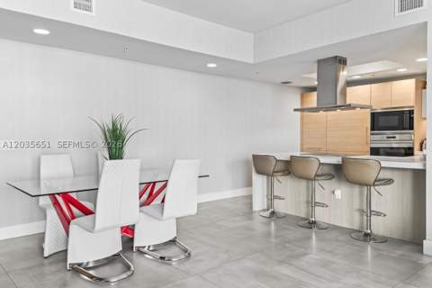 17111 Biscayne Blvd 503, North Miami Beach FL - photo 6 of 24