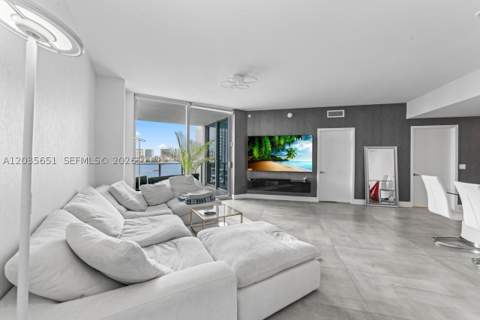 17111 Biscayne Blvd 503, North Miami Beach FL - photo 9 of 24