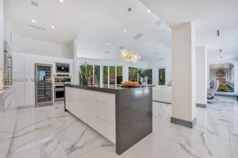 6460 SW 133rd Dr, Pinecrest FL - photo 11 of 69