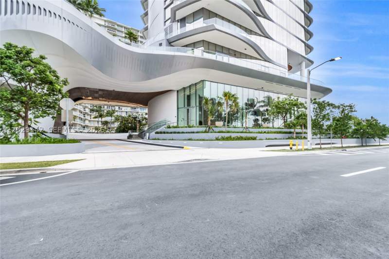 2 bedroom Condominium at 175 SE 25 Rd 1103, Una Residences, Miami — photo 2