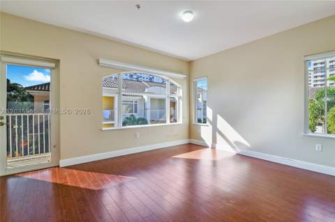 2707 NE 184th Ter, Aventura FL - photo 11 of 22