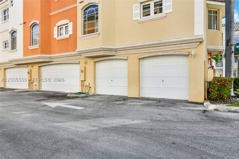 3 bedroom Condominium at 2707 NE 184th Ter, Merco At Aventura, Aventura — photo 2