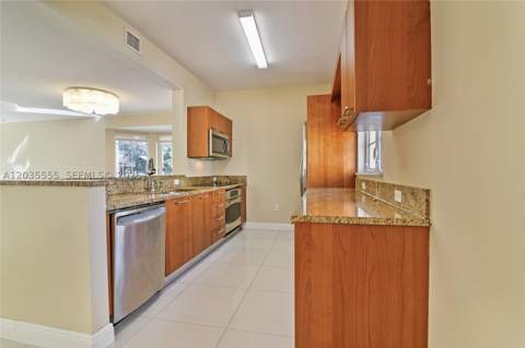 2707 NE 184th Ter, Aventura FL - photo 6 of 22