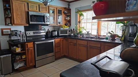 6895 Tamiami Canal Rd, Miami FL - photo 14 of 17