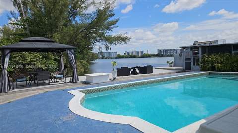 6895 Tamiami Canal Rd, Miami FL - photo 9 of 17
