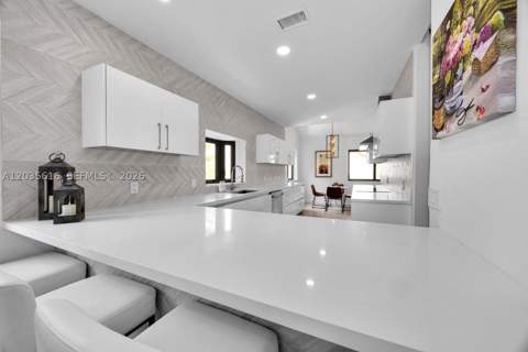 2000 S Bayshore Dr 65, Miami FL - photo 11 of 51
