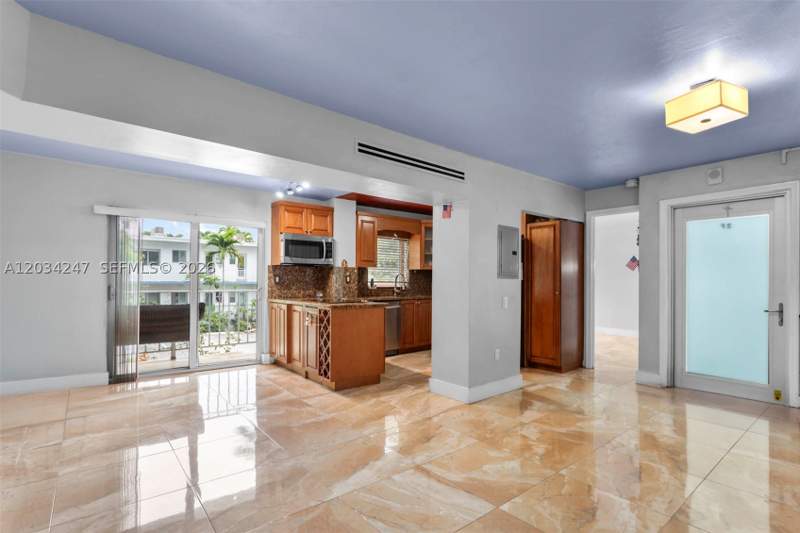 2 bedroom Condominium at 1820 James Ave 2F, 1820 James Ave Condo, Miami Beach — photo 4