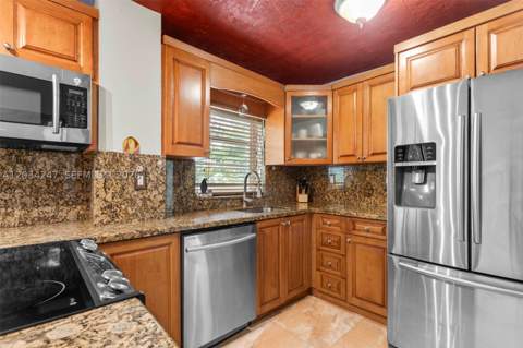 1820 James Ave 2F, Miami Beach FL - photo 6 of 21