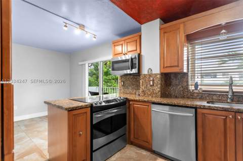 1820 James Ave 2F, Miami Beach FL - photo 7 of 21