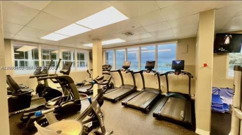19201 Collins Ave 942, Sunny Isles Beach FL - photo 19 of 40