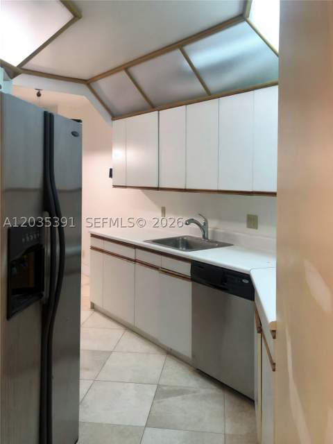 3610 Yacht Club Dr 312, Aventura FL - photo 14 of 18