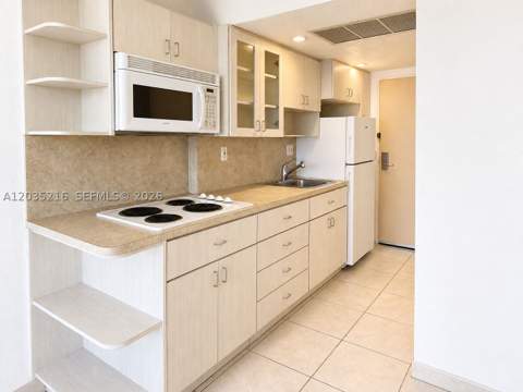 19201 Collins Ave 527, Sunny Isles Beach FL - photo 6 of 12