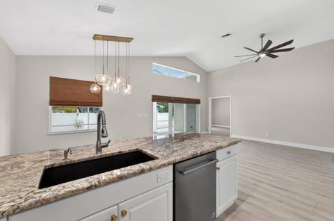 2401 SW Estella Terrace, Palm City FL - photo 15 of 36