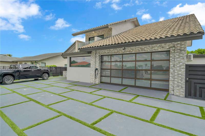 5 bedroom SingleFamilyResidence at 13330 SW 5th St, Univ Park East Sec 5, Miami — photo 4