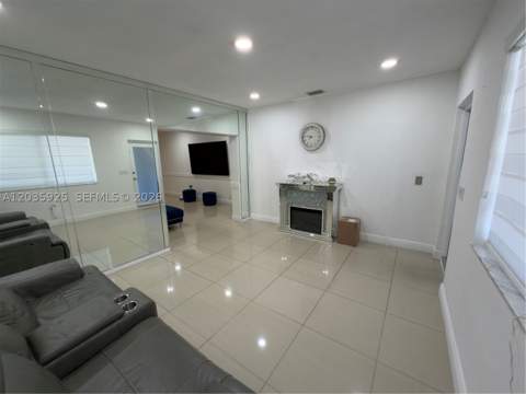 224 E 42nd St, Hialeah FL - photo 15 of 82