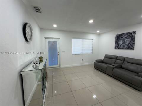224 E 42nd St, Hialeah FL - photo 18 of 82