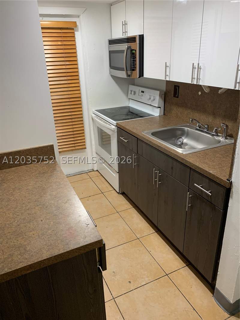 1 bedroom Condominium at 1851 NE 168th St B10, The Palms 51 Condo, North Miami Beach — photo 3