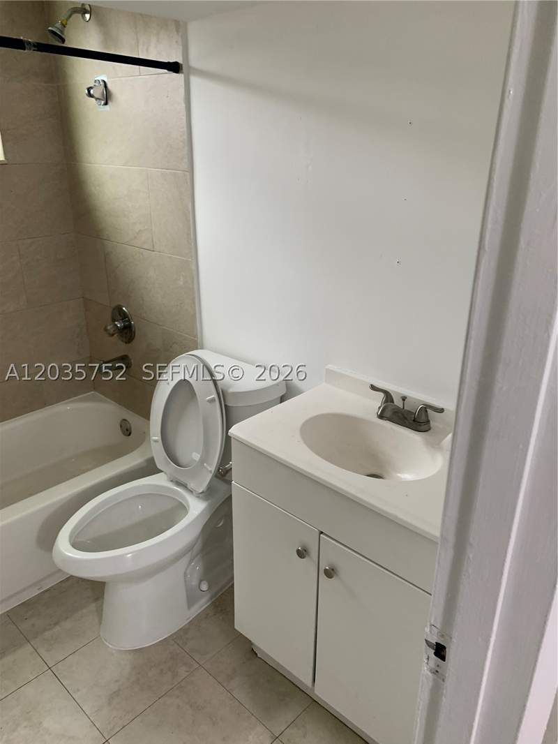 1 bedroom Condominium at 1851 NE 168th St B10, The Palms 51 Condo, North Miami Beach — photo 5