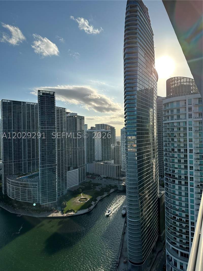 2 bedroom Condominium at 325 S Biscayne Blvd 4119, One Miami West Condo, Miami — photo 3