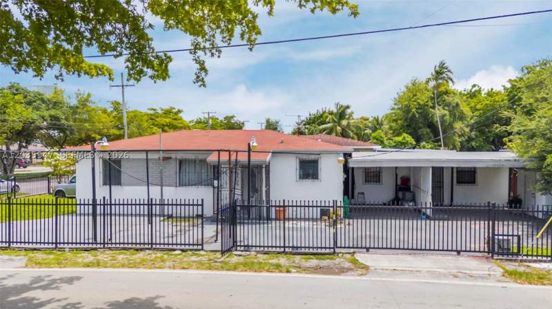 4 bedroom SingleFamilyResidence at 2300 NW 9th St, Riverside Farms, Miami — photo 2