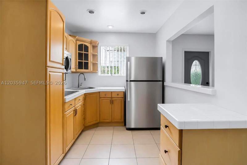 4 bedroom SingleFamilyResidence at 2300 NW 9th St, Riverside Farms, Miami — photo 3
