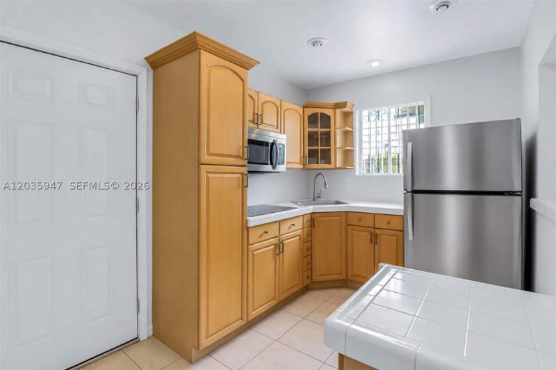 4 bedroom SingleFamilyResidence at 2300 NW 9th St, Riverside Farms, Miami — photo 4