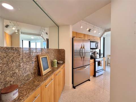 1000 W Island Blvd 3010, Aventura FL - photo 13 of 22
