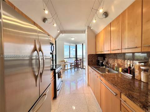 1000 W Island Blvd 3010, Aventura FL - photo 14 of 22
