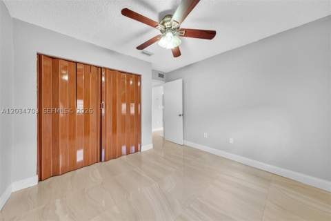 5445 W 27th Lane, Hialeah FL - photo 17 of 57
