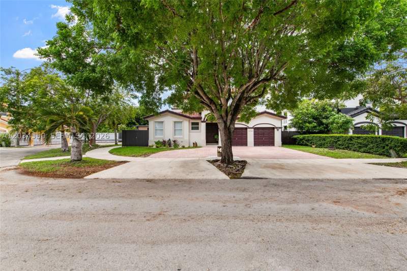 5 bedroom SingleFamilyResidence at 15761 SW 59th Ter, Water S Glare Sub, Miami — photo 2