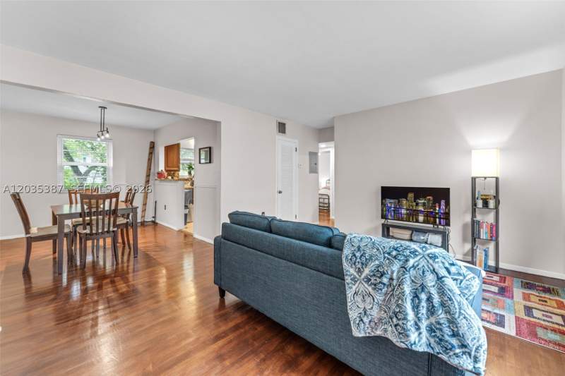 2 bedroom Condominium at 5685 SW 80th St 58B, Pathways Condo, Miami — photo 4