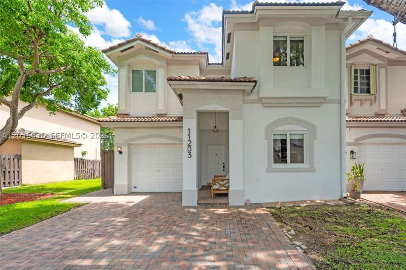 3 bedroom SingleFamilyResidence at 11203 NW 73rd Ter, Doral Isles Martinique, Doral — photo 2