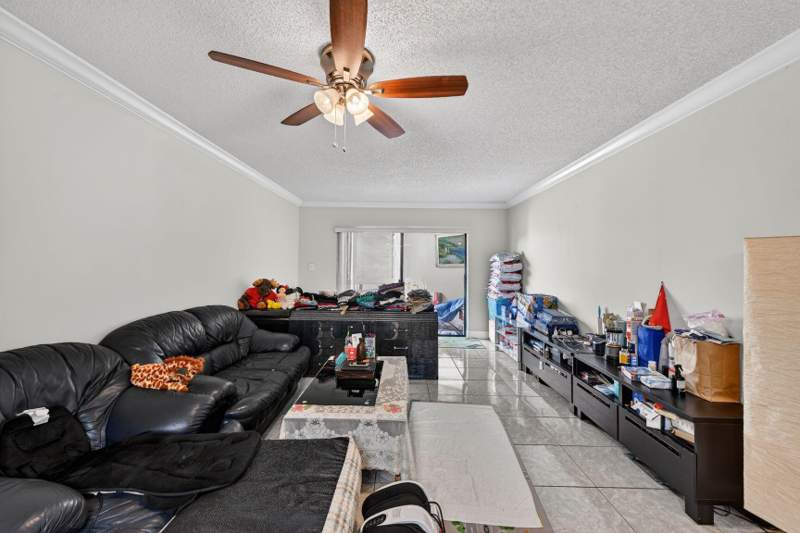 1 bedroom Condominium at 8290 Lake Drive 305, Las Vistas At Doral Condo, Doral — photo 2