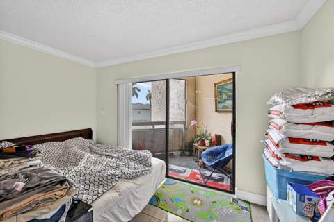 8290 Lake Drive 305, Doral FL - photo 7 of 16