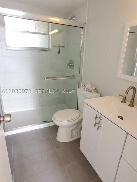 7900 Tatum Waterway Dr 502, Miami Beach FL - photo 13 of 27