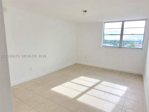 7900 Tatum Waterway Dr 502, Miami Beach FL - photo 14 of 27