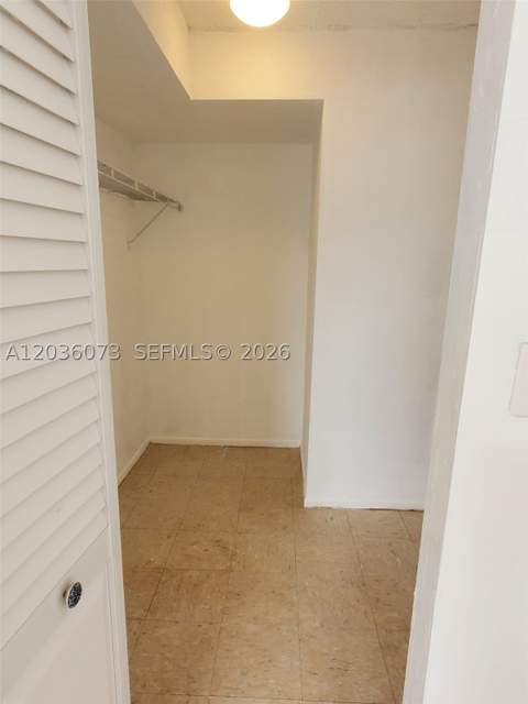 7900 Tatum Waterway Dr 502, Miami Beach FL - photo 15 of 27