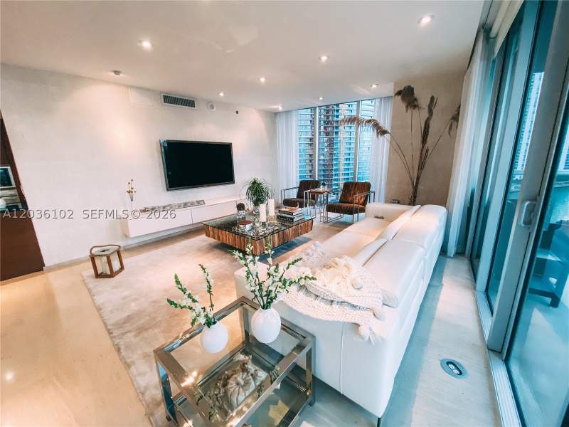 3 bedroom Condominium at 465 Brickell Ave 1101, Iconbrickell Condo No 1, Miami — photo 5