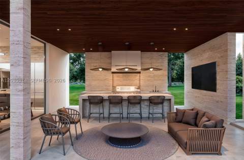 6100 W Suburban Dr, Pinecrest FL - photo 15 of 17