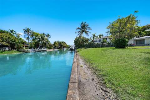 655 Buttonwood Ln, Miami FL - photo 13 of 23