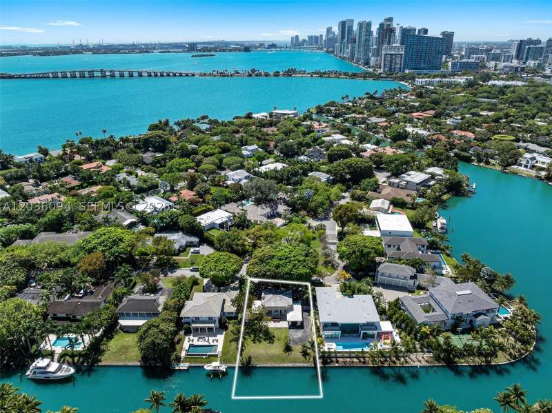 3 bedroom SingleFamilyResidence at 655 Buttonwood Ln, BAY POINT, Miami — photo 2