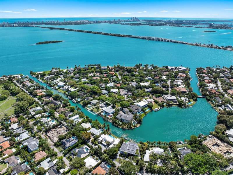 3 bedroom SingleFamilyResidence at 655 Buttonwood Ln, BAY POINT, Miami — photo 3