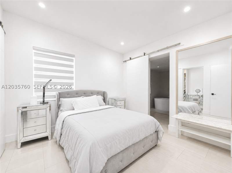 2 bedroom SingleFamilyResidence at 960 NE 146th St, Poincianna Manor Sec 2, North Miami — photo 2