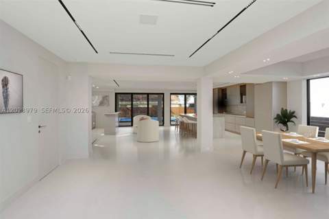 330 SW 19th Rd, Miami FL - photo 11 of 37