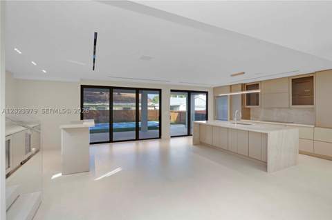 330 SW 19th Rd, Miami FL - photo 14 of 37