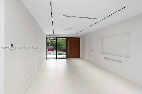 330 SW 19th Rd, Miami FL - photo 18 of 37