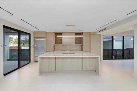 330 SW 19th Rd, Miami FL - photo 8 of 37