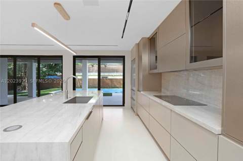 330 SW 19th Rd, Miami FL - photo 9 of 37